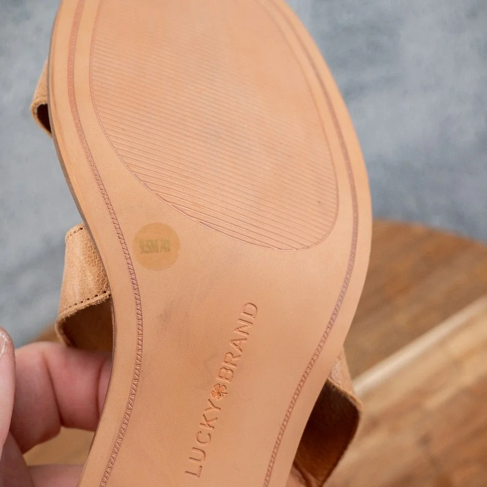 Lucky Brand‎ Sandals Women's Sz 9.5 M - Jenley Tan Leather Wedge Buckle Zip